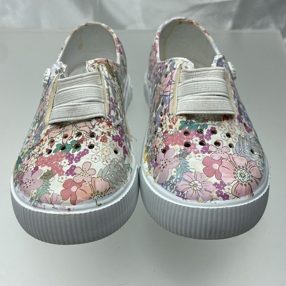 Blowfish Malibu Girls Floral Perforated Slip On Water Sneakers Toddler Size 5T - Picture 3 of 12